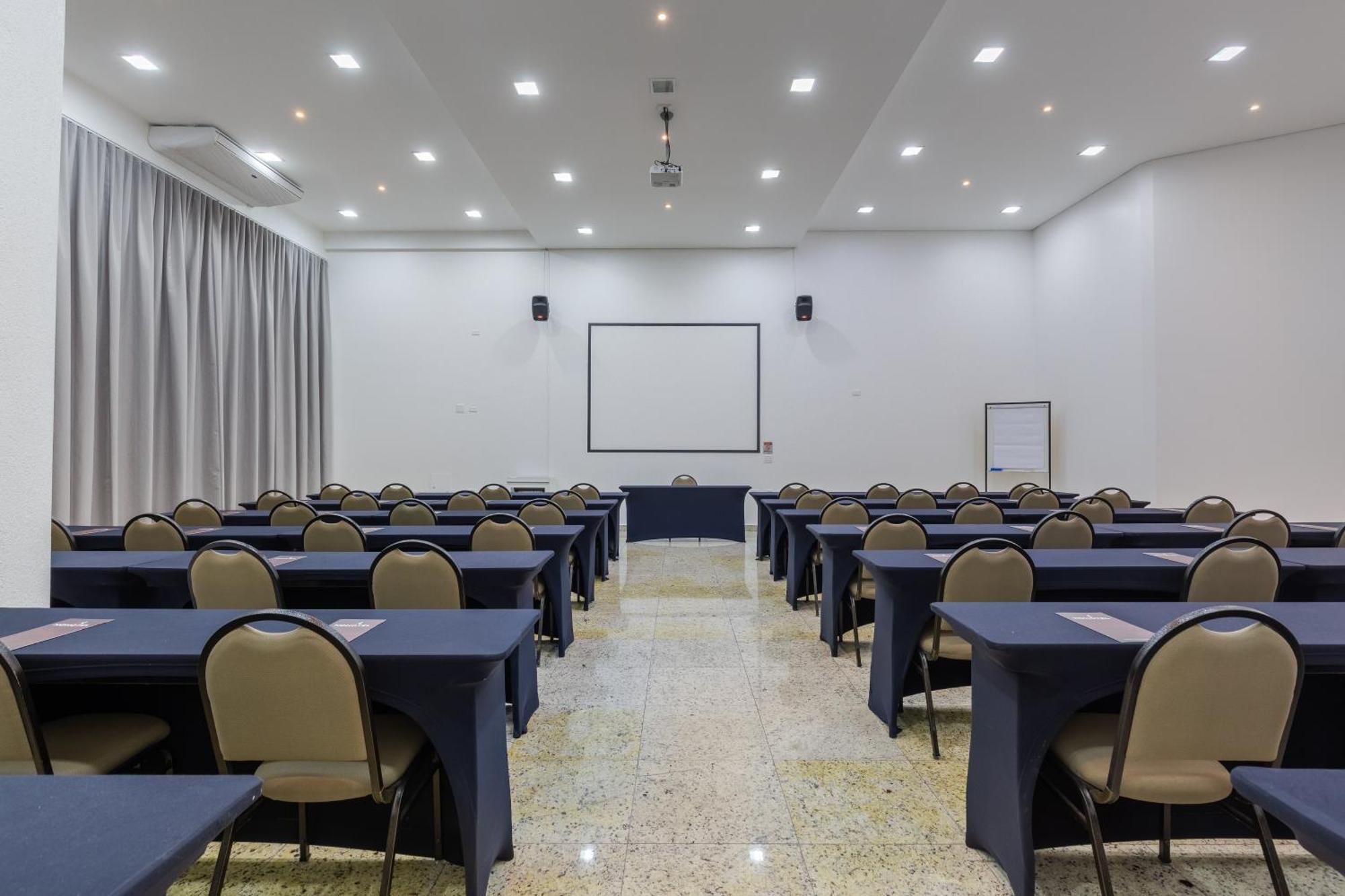 Nohotel Premium Americana Kültér fotó